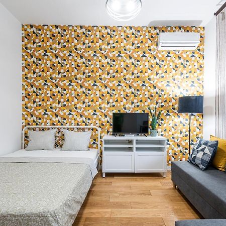 Vertigo Modern Studio-Free Private Parking-Fast Wi-Fi 노비사드 외부 사진