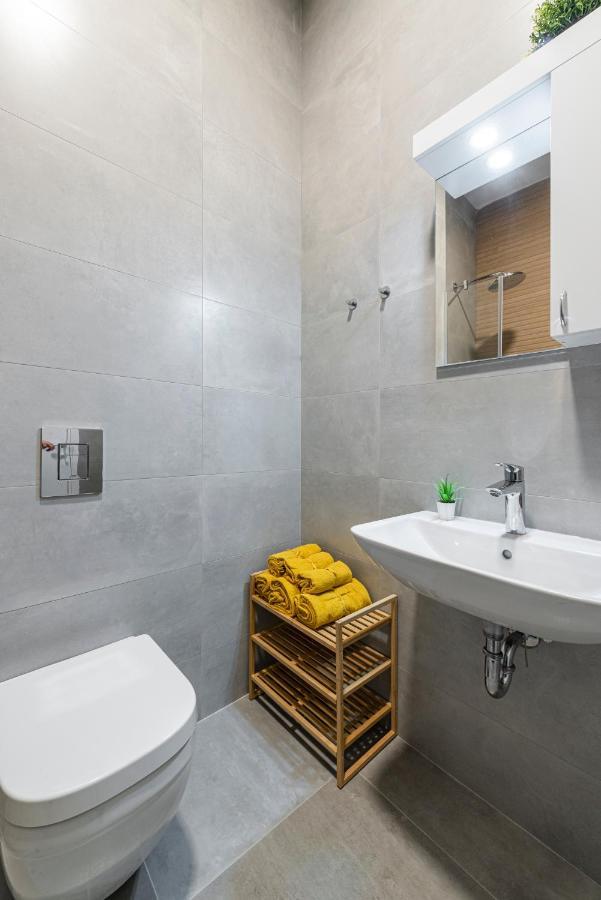 Vertigo Modern Studio-Free Private Parking-Fast Wi-Fi 노비사드 외부 사진