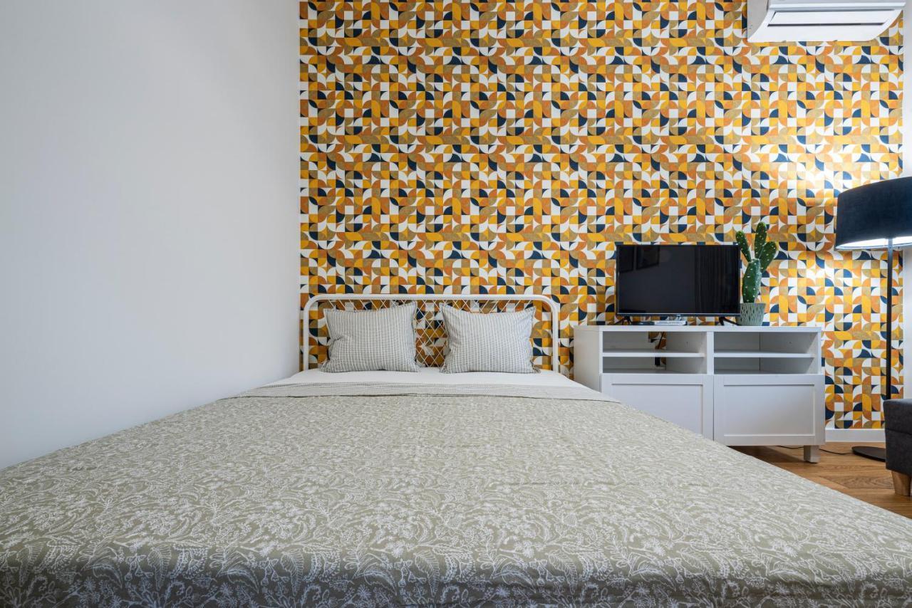Vertigo Modern Studio-Free Private Parking-Fast Wi-Fi 노비사드 외부 사진