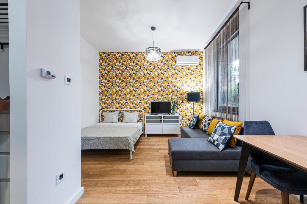 Vertigo Modern Studio-Free Private Parking-Fast Wi-Fi 노비사드 외부 사진