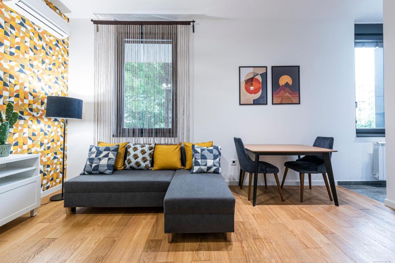 Vertigo Modern Studio-Free Private Parking-Fast Wi-Fi 노비사드 외부 사진