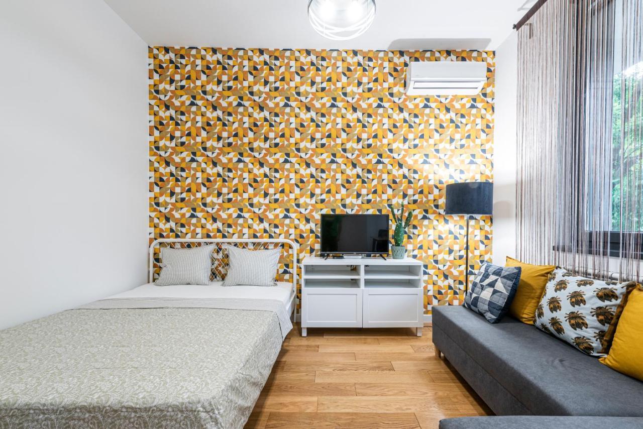 Vertigo Modern Studio-Free Private Parking-Fast Wi-Fi 노비사드 외부 사진