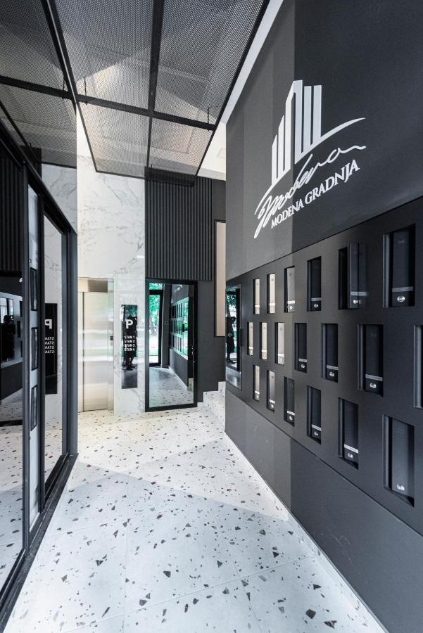 Vertigo Modern Studio-Free Private Parking-Fast Wi-Fi 노비사드 외부 사진